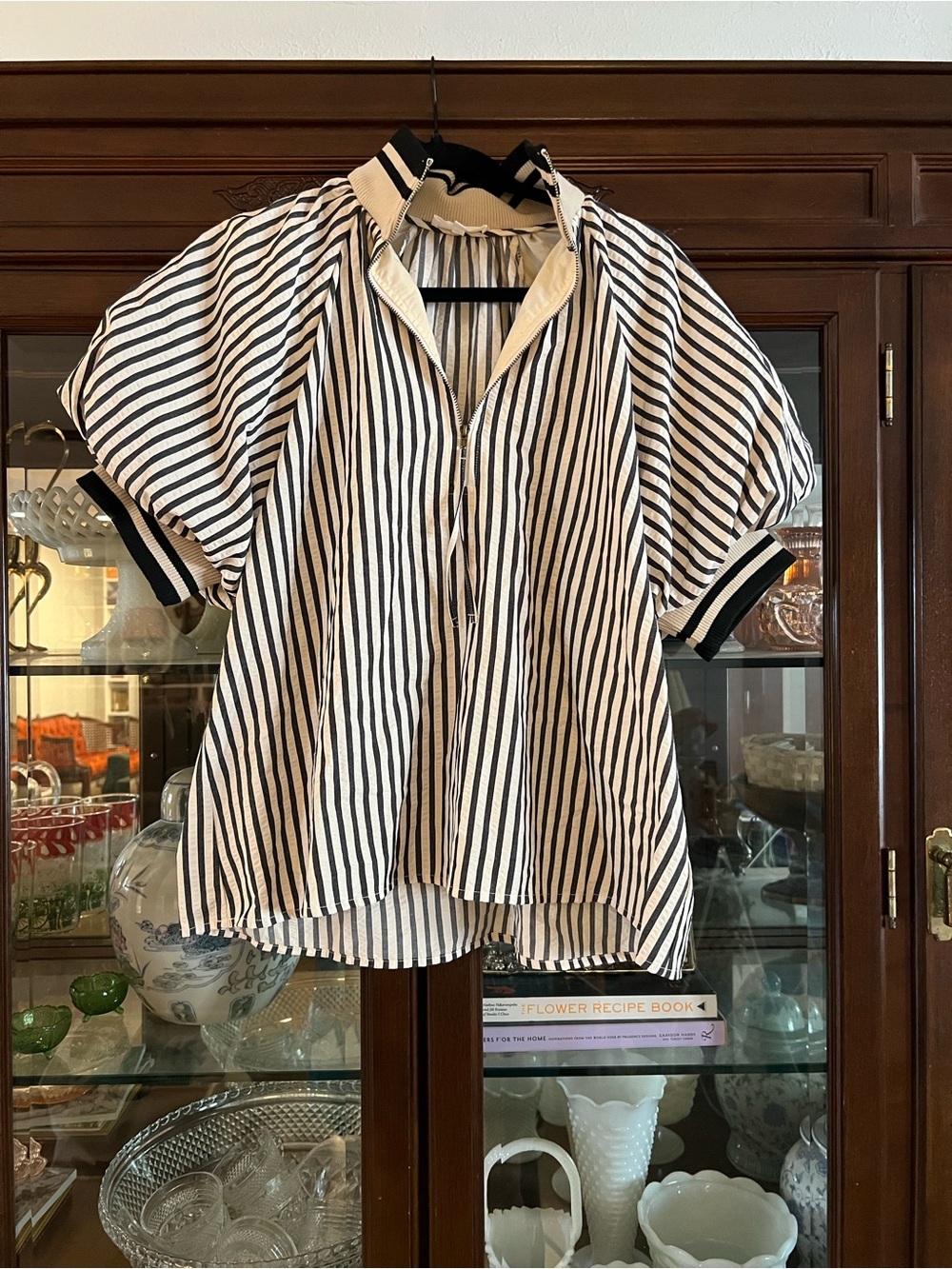 entro Black & cream striped puff sleeve blouse